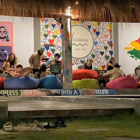 Waiwas Hostel Kuta  Ngoại thất bức ảnh