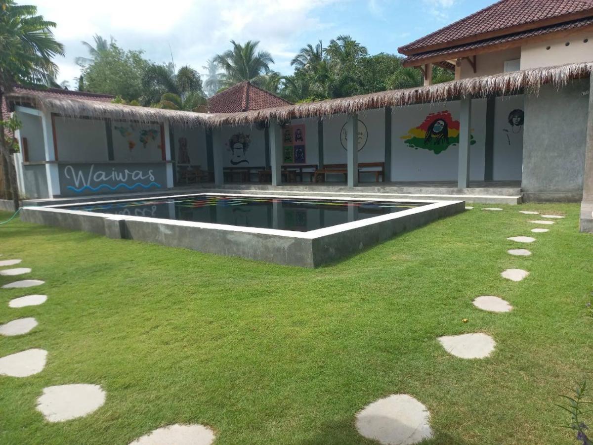 Waiwas Hostel Kuta  Ngoại thất bức ảnh