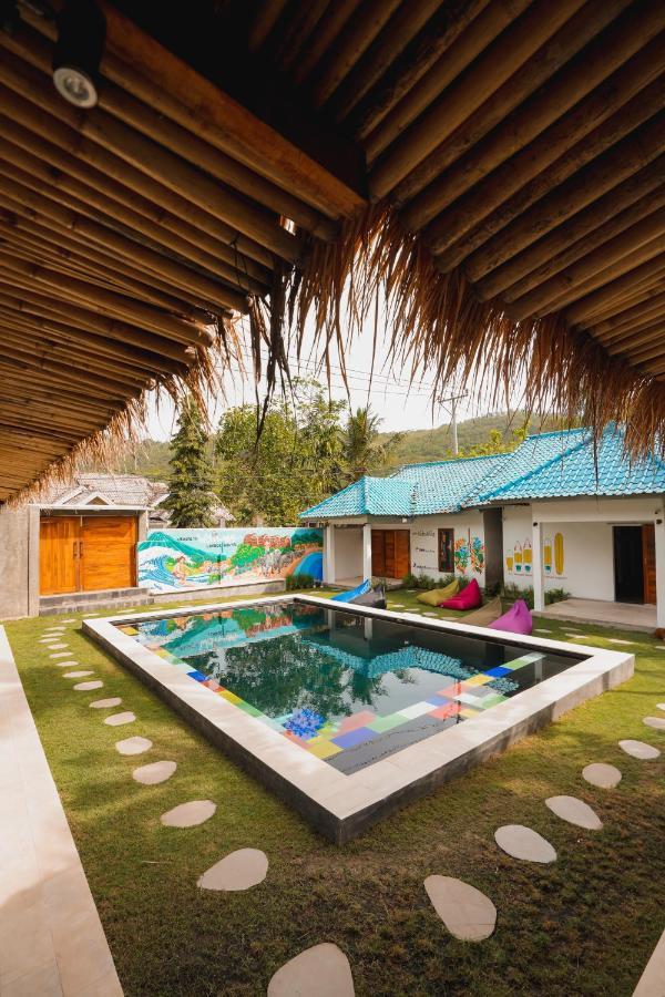 Waiwas Hostel Kuta  Ngoại thất bức ảnh