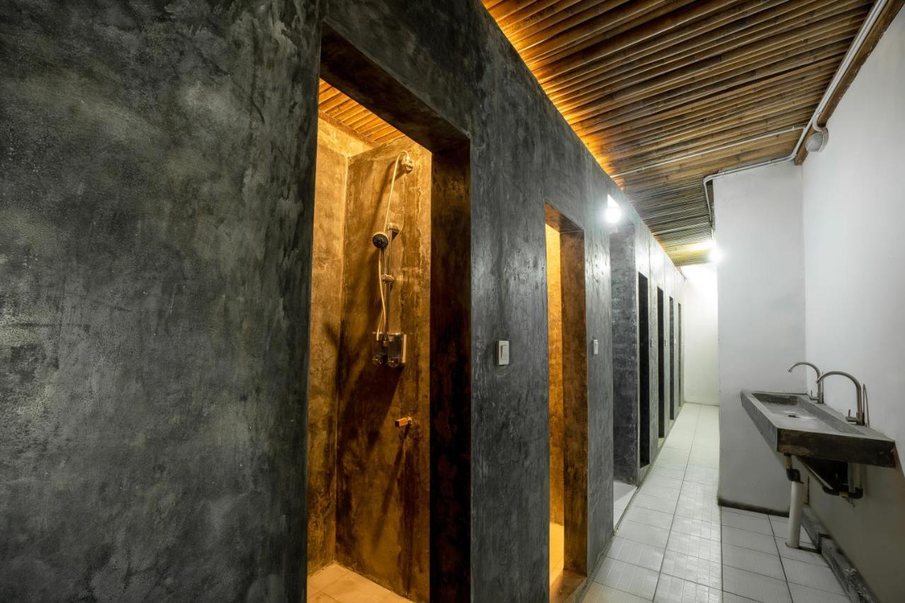 Waiwas Hostel Kuta  Ngoại thất bức ảnh