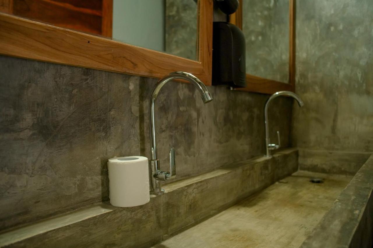 Waiwas Hostel Kuta  Ngoại thất bức ảnh