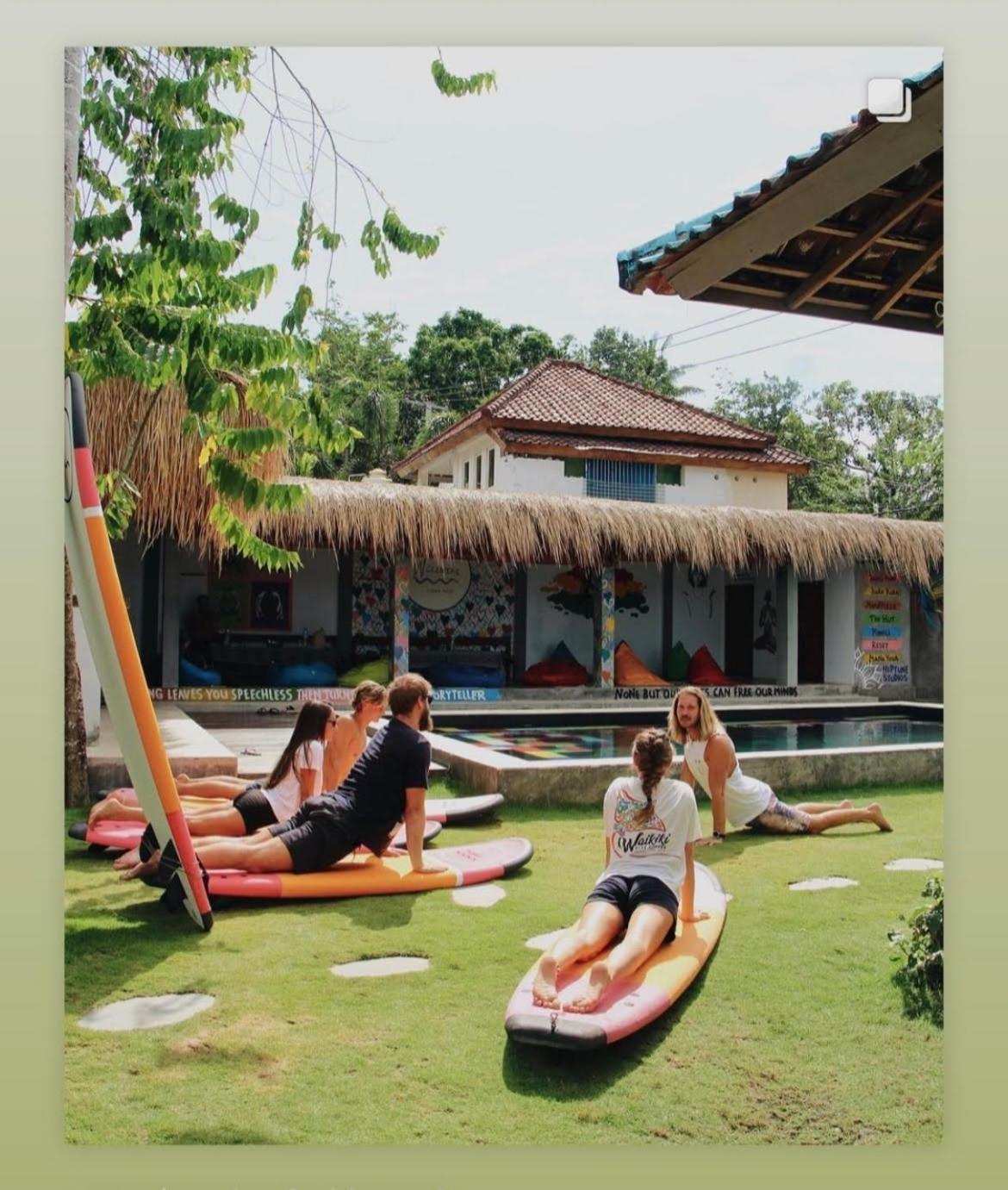 Waiwas Hostel Kuta  Ngoại thất bức ảnh